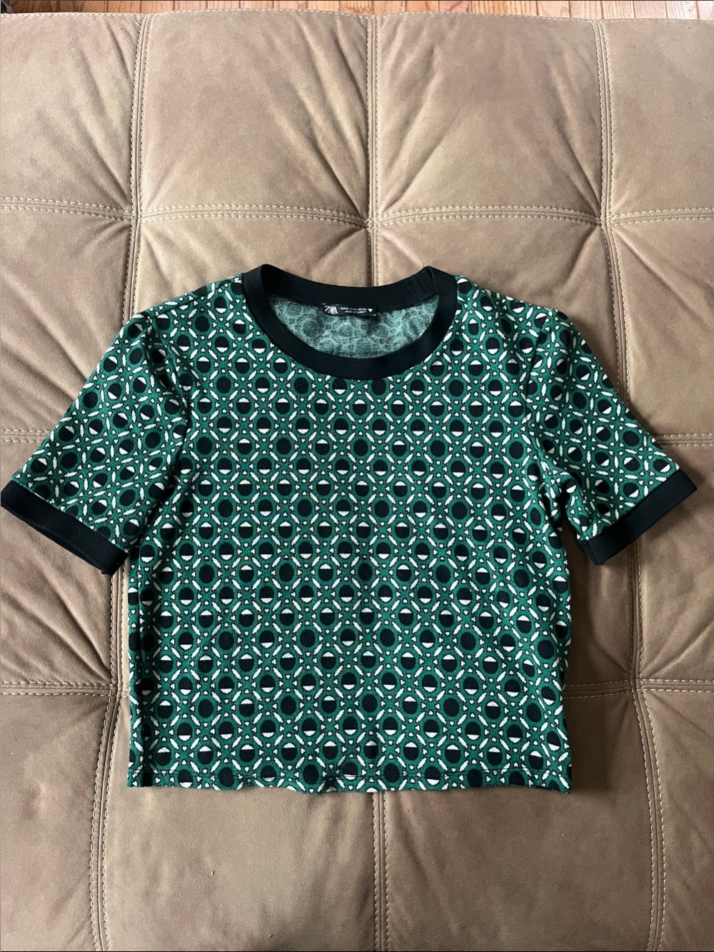 Zara Modern Geometric Print Crop T-Shirt Size medium
